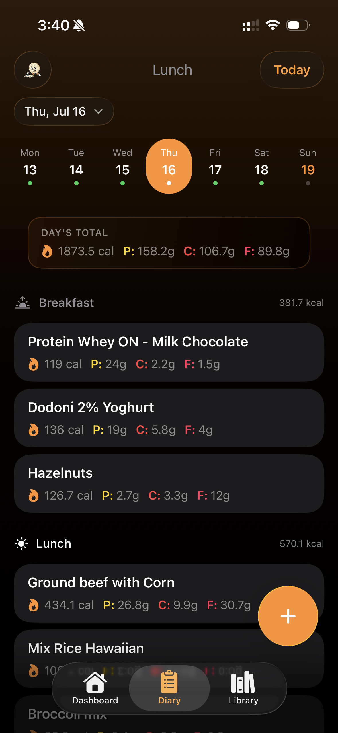 FoodieCalc Diary screen in dark mode.